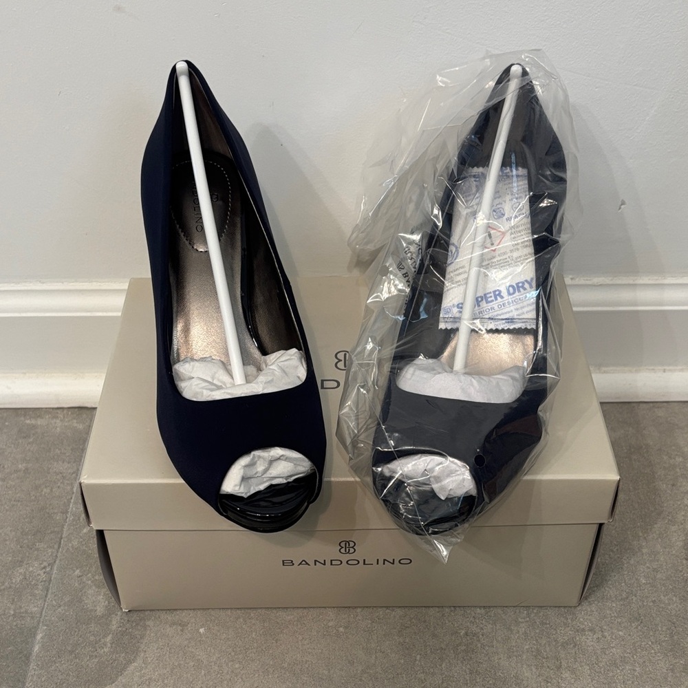 Bandolino Raina Women's Dark Blue Peep Toe Heels